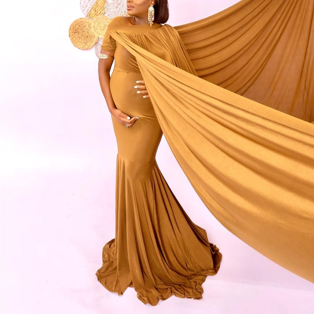 Brown stretchy material maternity dress.